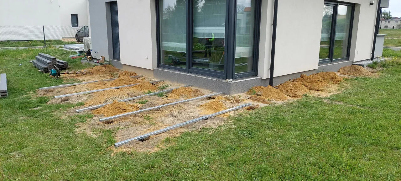 Zdjęcie Jak przygotować taras pod deski kompozytowe bez błędów i kosztów