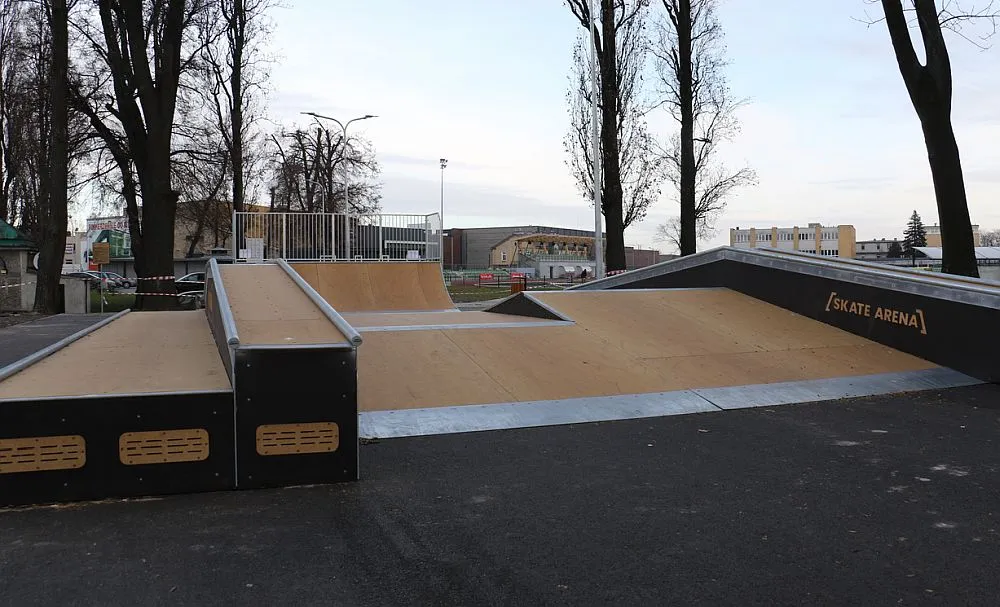 Zdjęcie Skatepark Jarosław: Odkryj najlepsze miejsce dla skaterów w mieście