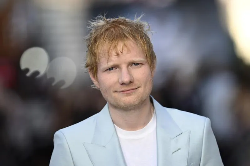 Zdjęcie Ed Sheeran skąd pochodzi? Odkryj jego niezwykłe korzenie i wpływy