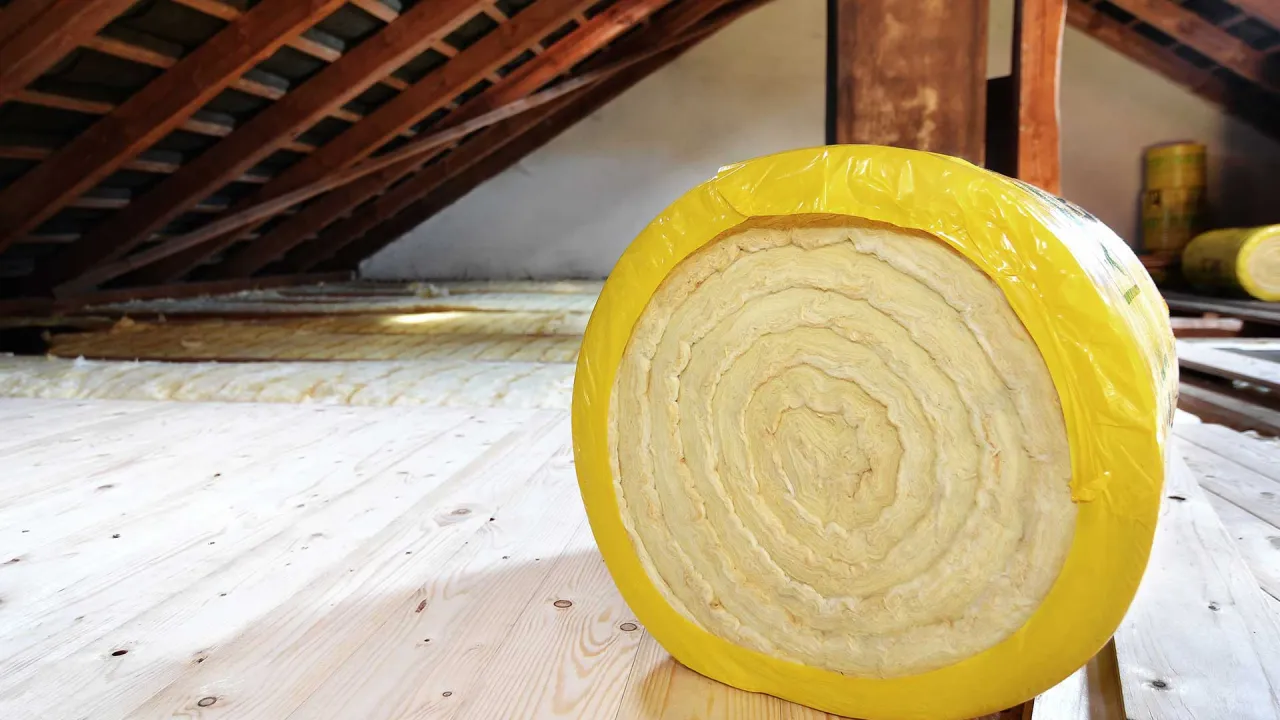 Zdjęcie Wełna na strop drewniany: Jaka najlepsza? Poradnik i ranking