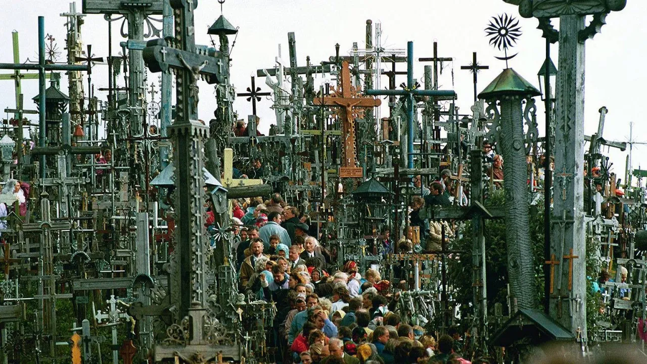 Zdjęcie G&oacute;ra Krzyży Litwa: Dojazd, parking i praktyczne wskaz&oacute;wki