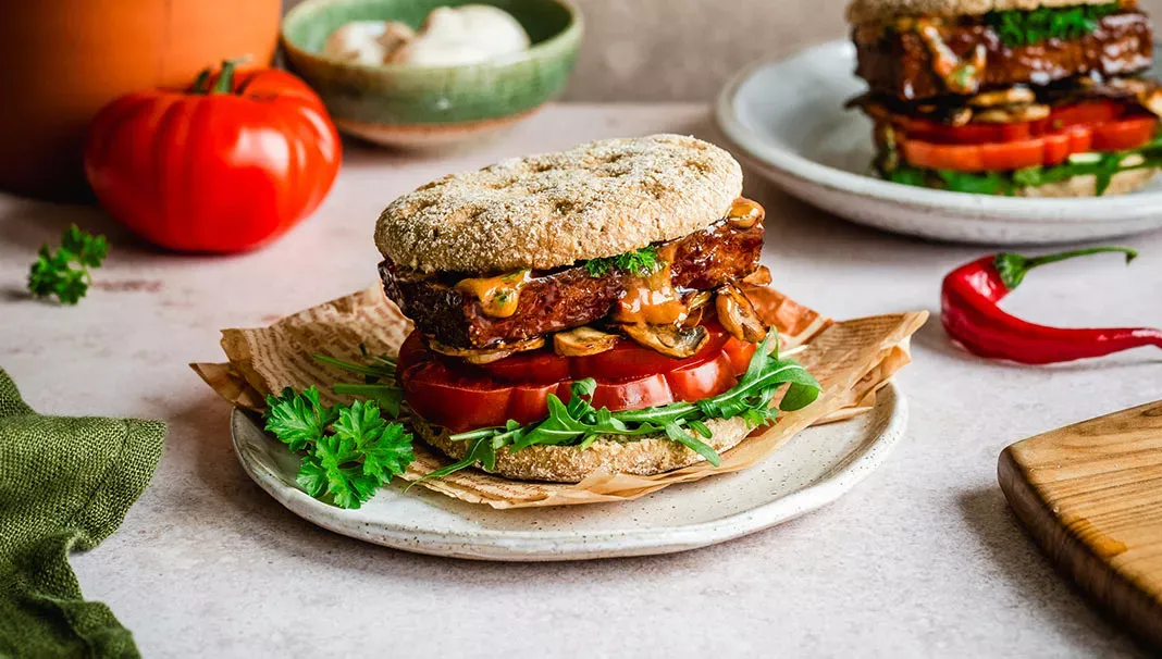 Zdjęcie Jaki ser do burgera? Odkryj najlepsze opcje, które zachwycą smakiem