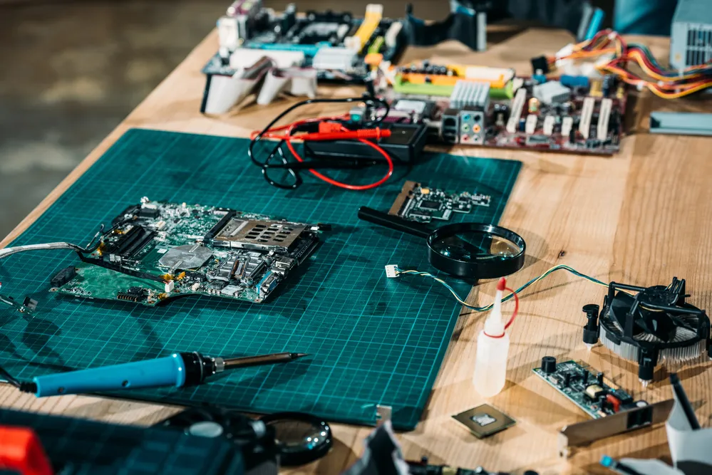 Zdjęcie Jak zacząć przygodę z układami elektronicznymi do samodzielnego montażu