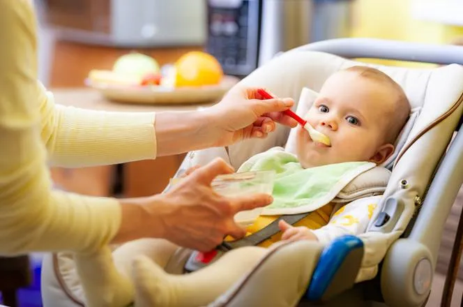 Zdjęcie Co powinno pić 6 miesięczne dziecko, aby uniknąć problemów zdrowotnych?