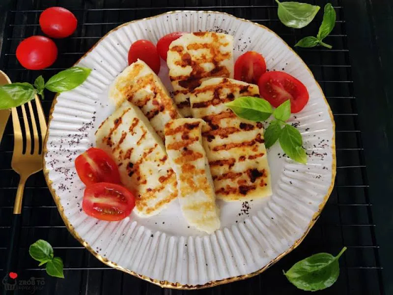 Zdjęcie Jak grillować ser halloumi na patelni, aby uniknąć twardości?