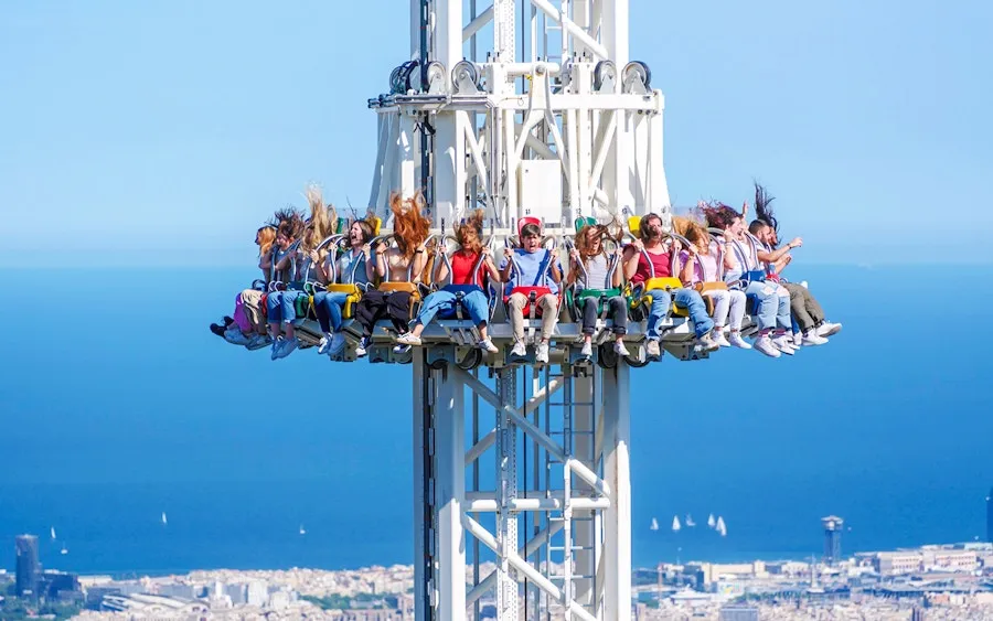 Zdjęcie Tibidabo: Planifica tu visita perfecta. Horarios, entradas y m&aacute;s