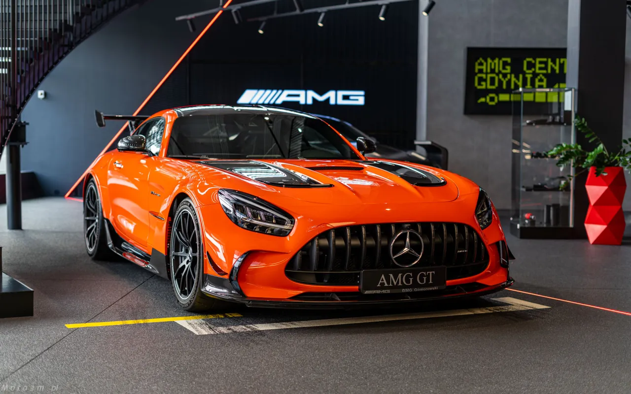 Zdjęcie Mercedes-Benz AMG GT – luksusowy sportowy samochód z osiągami, które zachwycają
