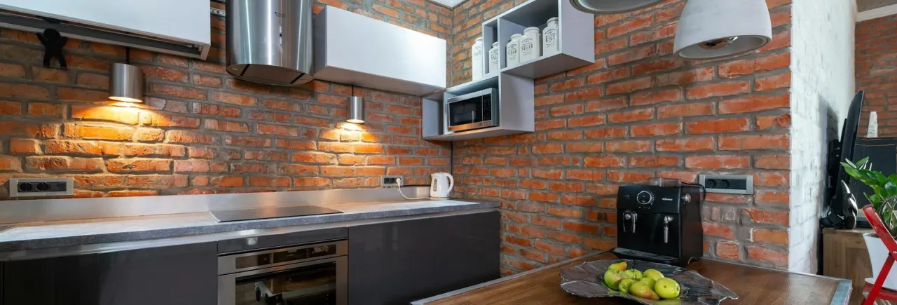 Zdjęcie Ochrona cegły w kuchni: Jak zabezpieczyć ścianę przed tłuszczem i wilgocią?