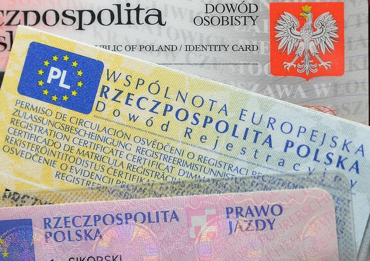 Zdjęcie Czy aplikacja covidowa jest obowiązkowa? Sprawdź, co musisz wiedzieć