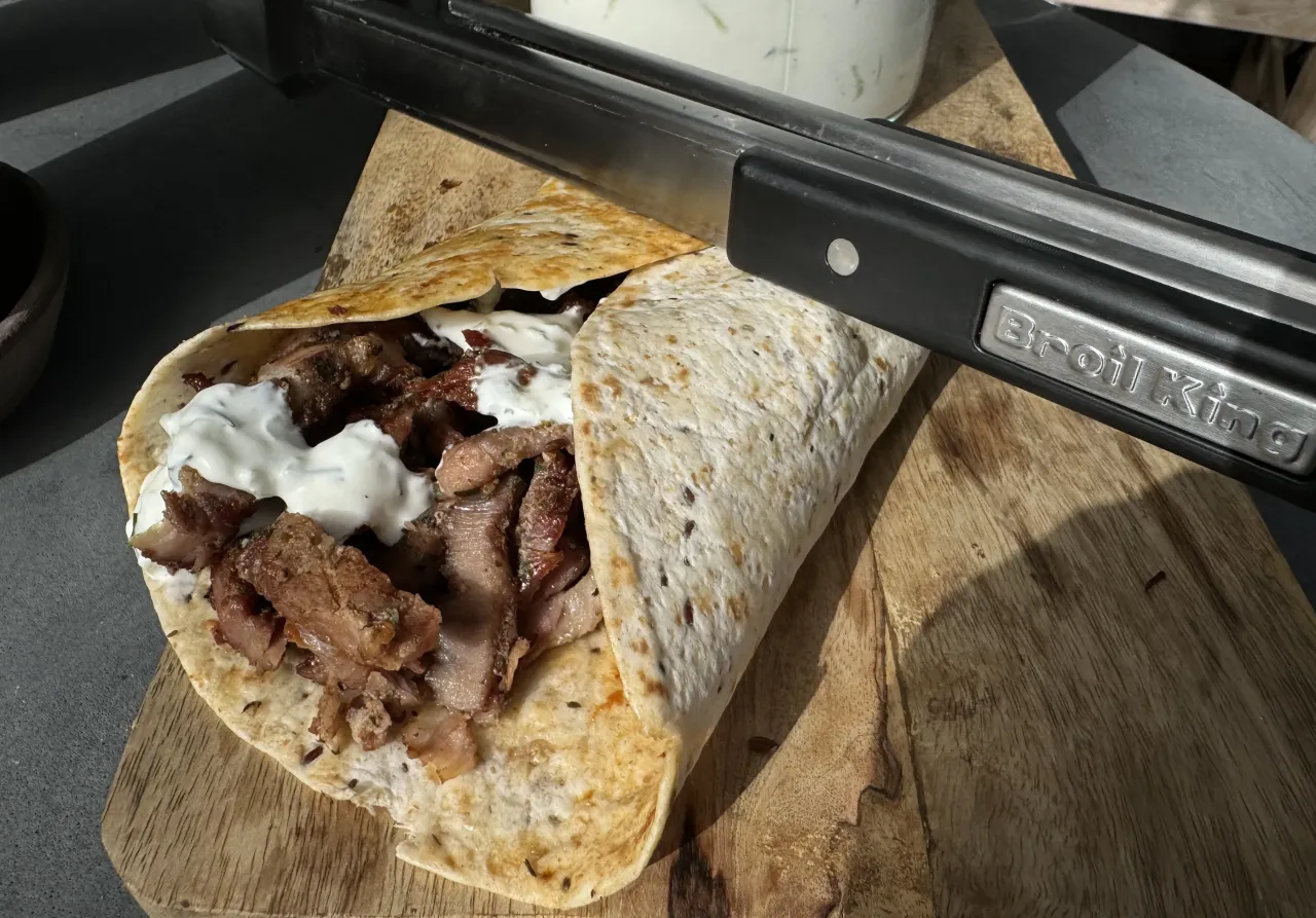 Zdjęcie Kebab Kryspinów z jakim sosem - poznaj najlepsze połączenia smakowe