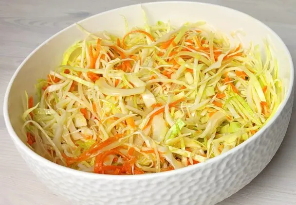 Zdjęcie Surówka z kapusty jak u Wietnamczyka – idealny przepis na smakowitości
