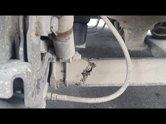 Zdjęcie Jak zaslepic silownik w naczepie - skuteczne rozwiązanie na awarię