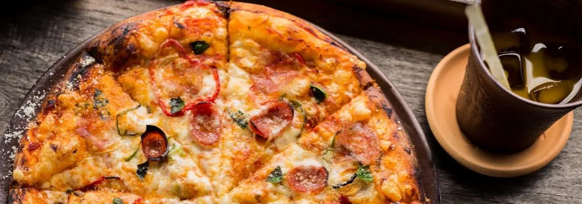 Zdjęcie Ile waży pizza 30 cm? Zaskakujące różnice w wadze!