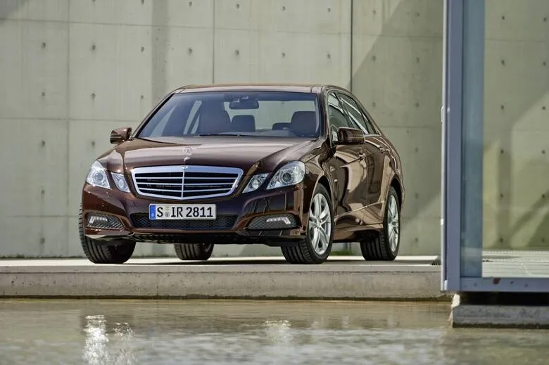 Zdjęcie Mercedes W212 - jakie silniki benzynowe oferują najlepsze osiągi?