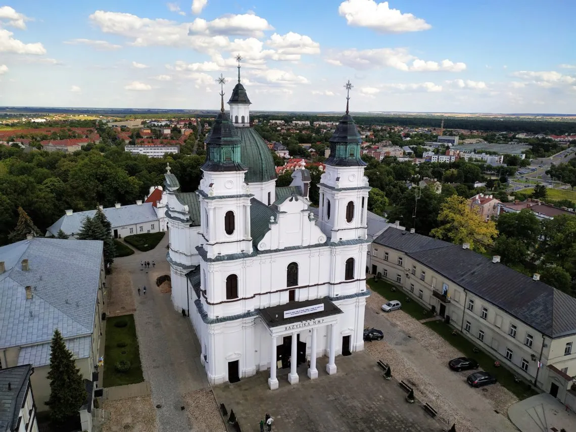 Zdjęcie Sanktuarium Chełm: Historia, architektura i duchowe wydarzenia