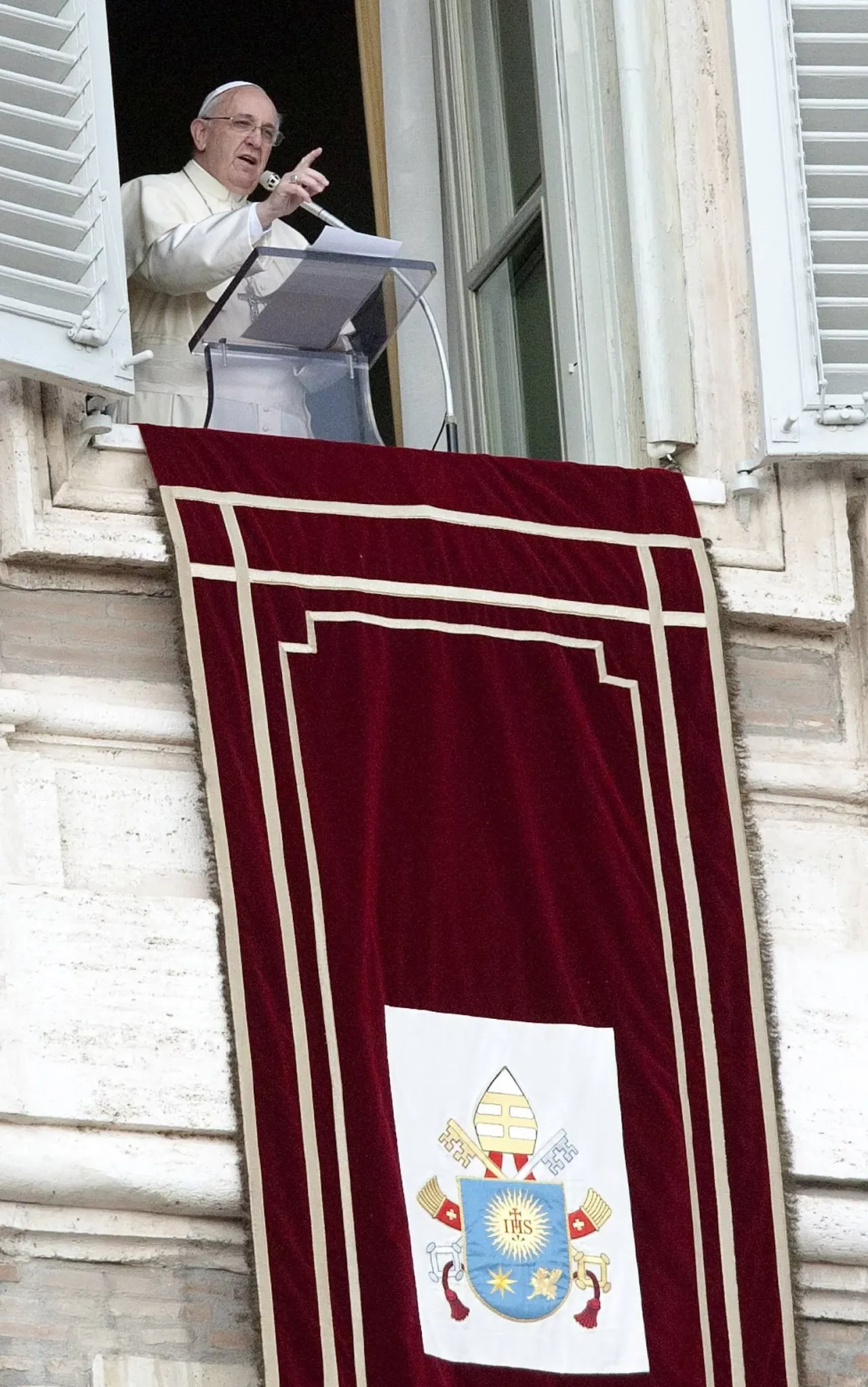 Zdjęcie Jak wygląda herb papieża Franciszka i co oznaczają jego symbole?