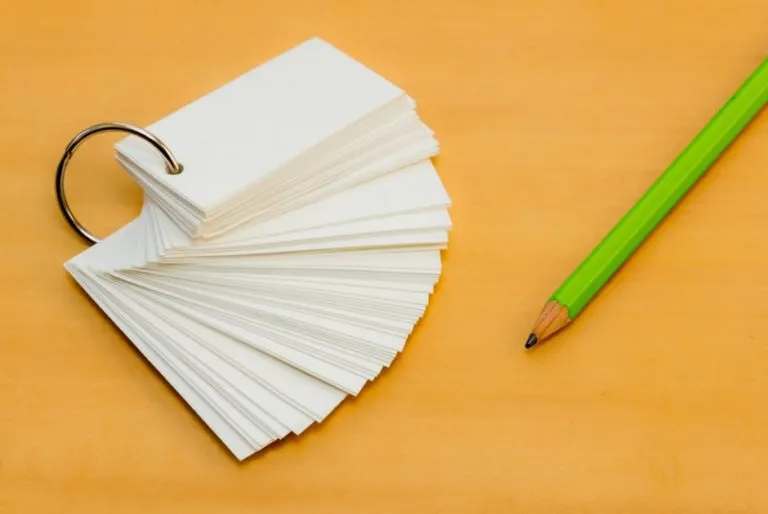 Zdjęcie Jak uczyć się sł&oacute;wek? Skuteczne metody i aplikacje [2024]