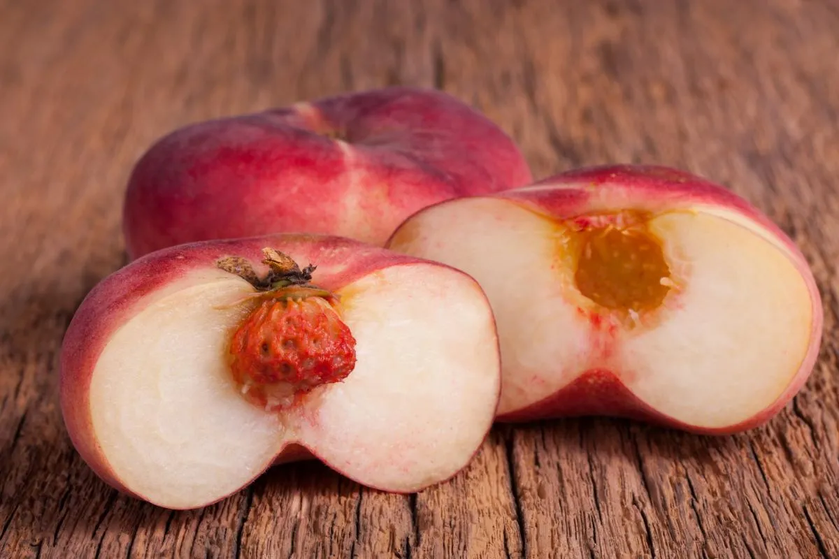 Zdjęcie Ile kcal ma brzoskwinia i jak wpływa na Twoją dietę - pełna analiza