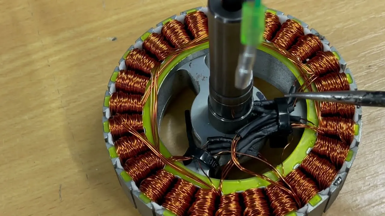 Zdjęcie Jak zrobić elektrownię wiatrową z alternatora - proste kroki i porady