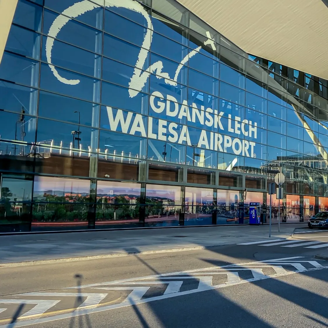 Zdjęcie Gdzie zaparkować na lotnisku w Gdańsku? Sprawdź najlepsze opcje