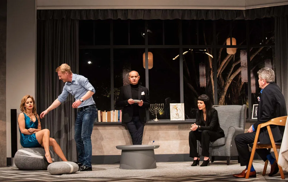 Zdjęcie Kto chce być Żydem? Analiza kontrowersyjnej sztuki w teatrze współczesnym