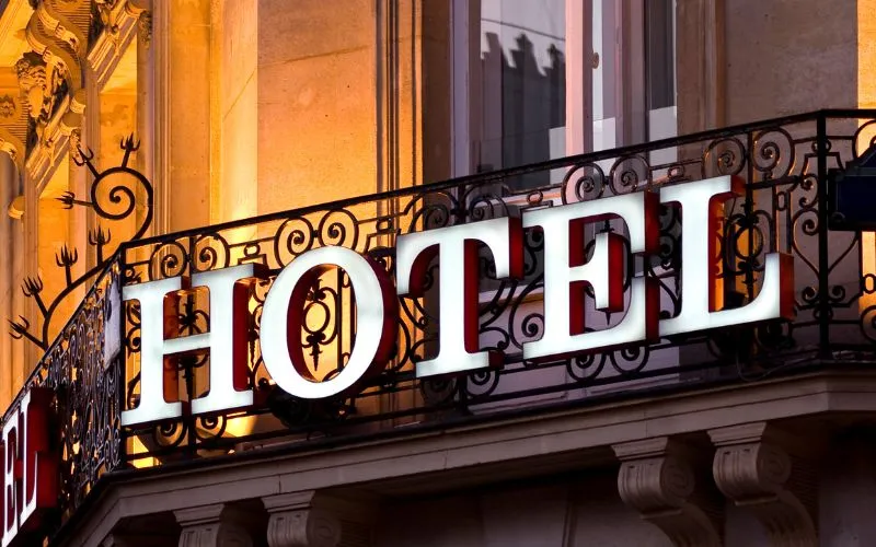 Zdjęcie Czym się różni pensjonat od hotelu? Odkryj kluczowe różnice