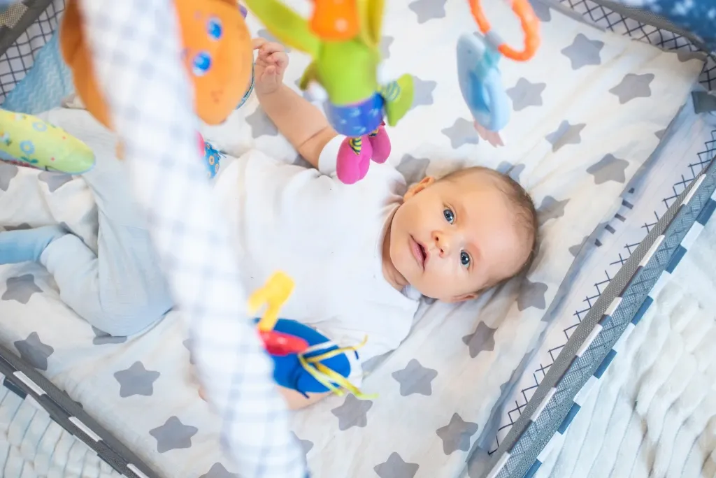 Zdjęcie Skuteczne sposoby na wspieranie rozwoju 3-miesięcznego niemowlaka krok po kroku