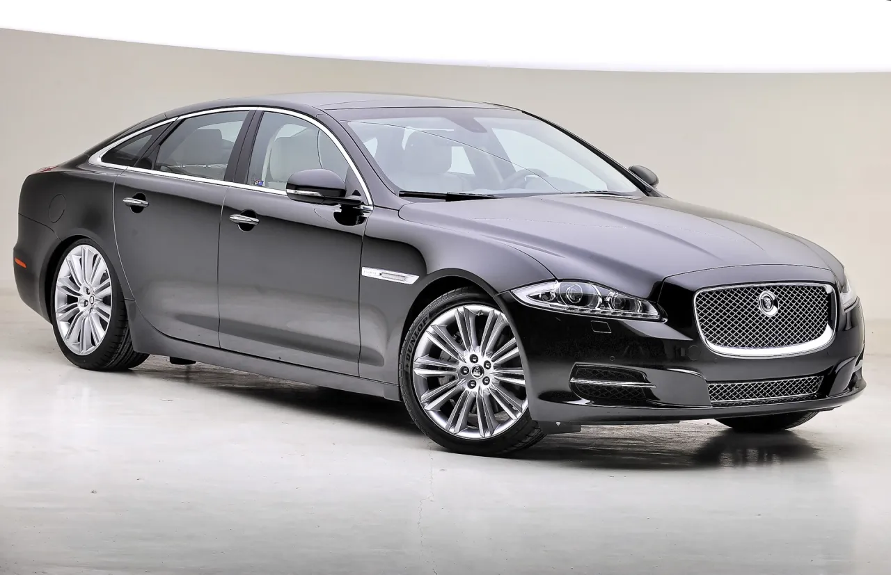 Zdjęcie Jaguar XF 2.2 Diesel - co to za silnik i jakie ma wady?
