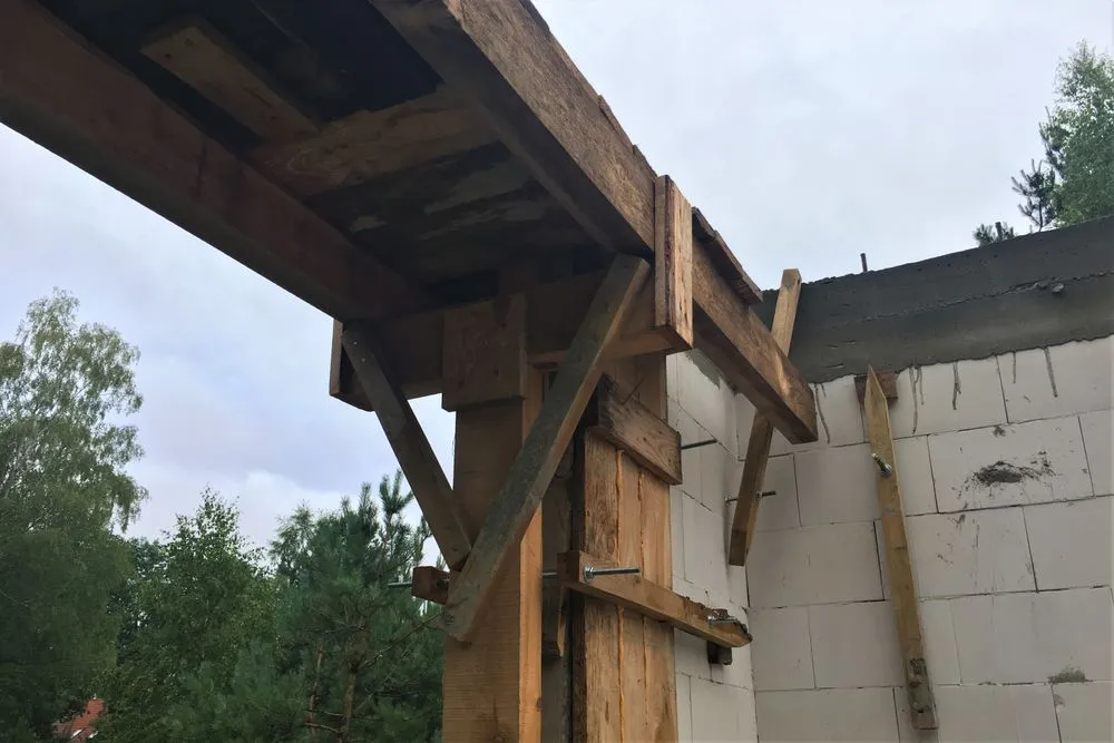 Zdjęcie Jak dobrać grubość deski na szalunek stropu dla solidnej konstrukcji?