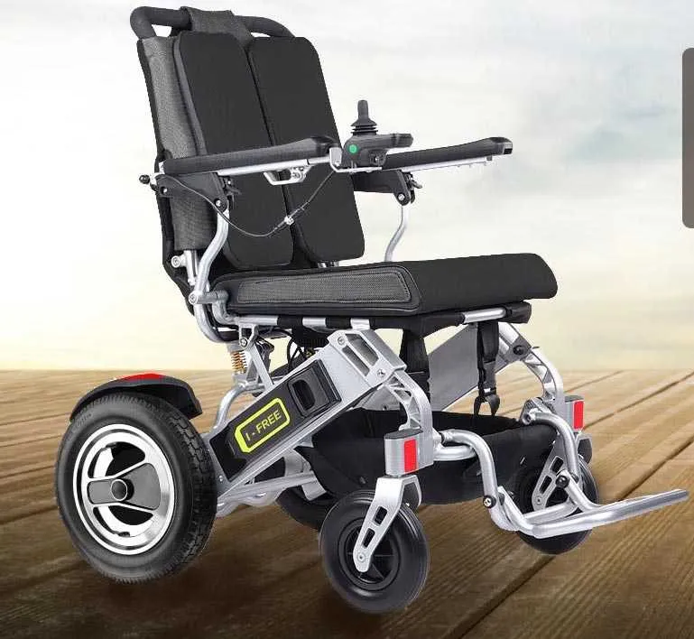 Zdjęcie Jaki wózek inwalidzki dla osoby starszej - unikaj błędów przy wyborze