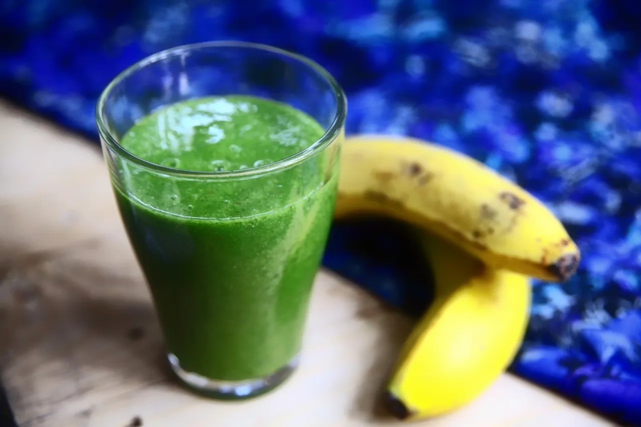 Zdjęcie Koktajl z pietruszki i banana: zdrowy przepis na orzeźwienie