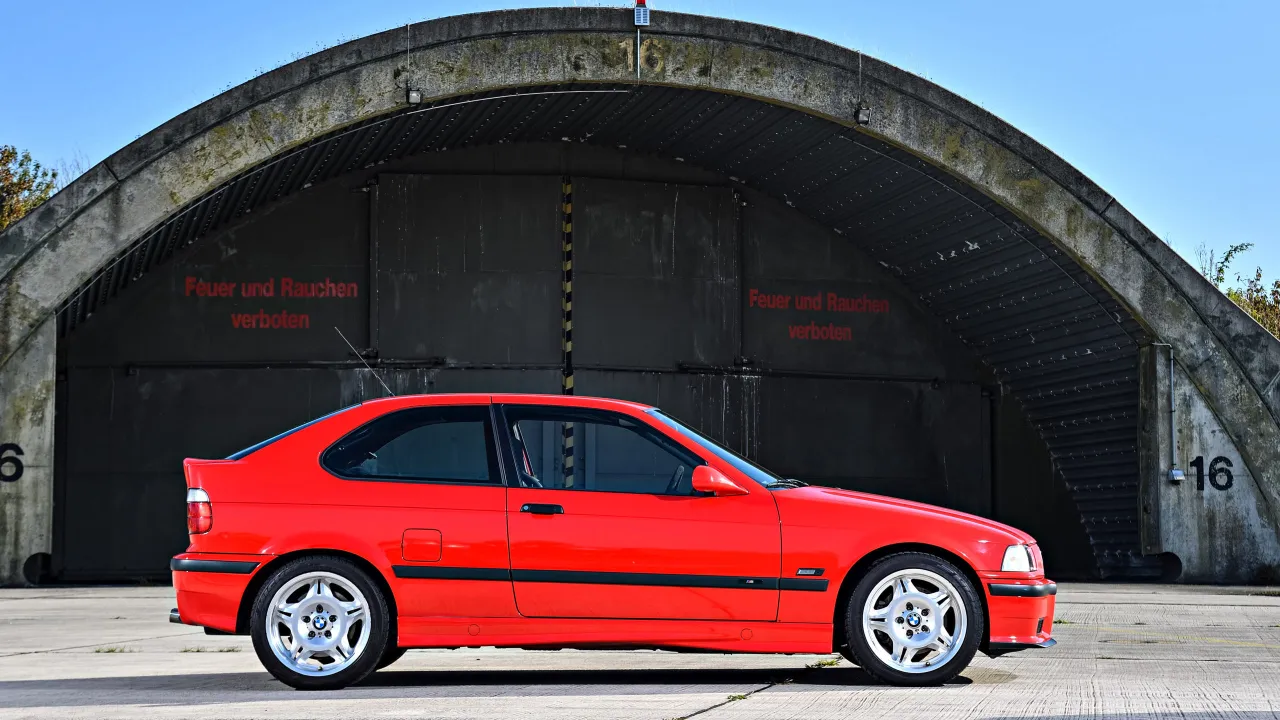 Zdjęcie BMW E36 Compact: wszystko, co musisz wiedzieć przed zakupem i modyfikacją