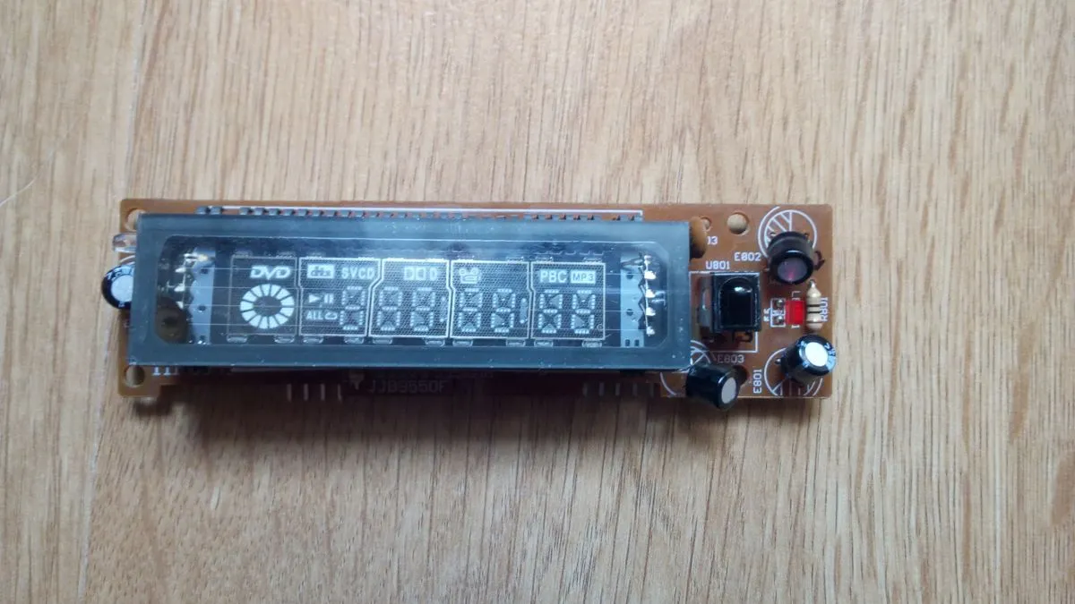 Zdjęcie Jak podłączyć wyświetlacz VFD - proste kroki i ważne wskazówki