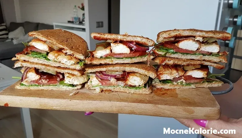 Zdjęcie Ile kcal ma burger z kurczakiem? Zaskakujące różnice w kaloriach