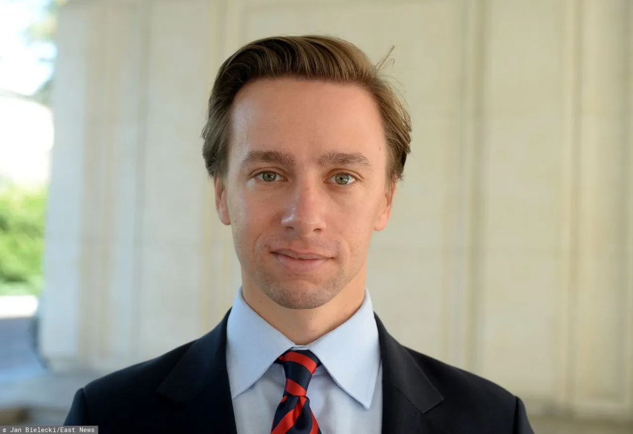 Zdjęcie Krzysztof Bosak: Jaką partię reprezentuje i co warto wiedzieć?
