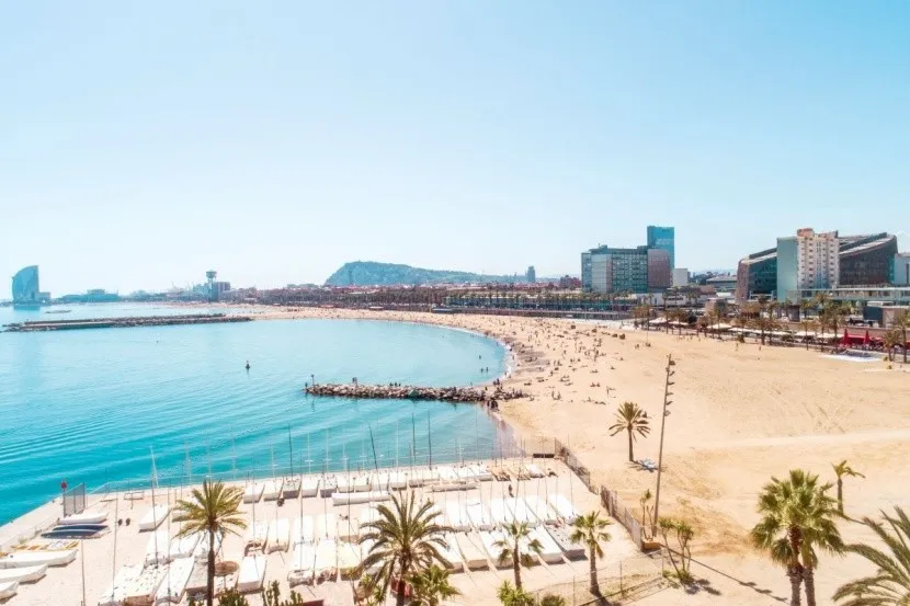 Zdjęcie Czy Barcelona ma dostęp do morza? Odkryj piękne plaże i atrakcje