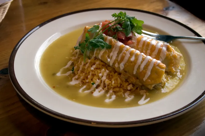Zdjęcie Receta irresistible de enchiladas de pollo que todos amarán