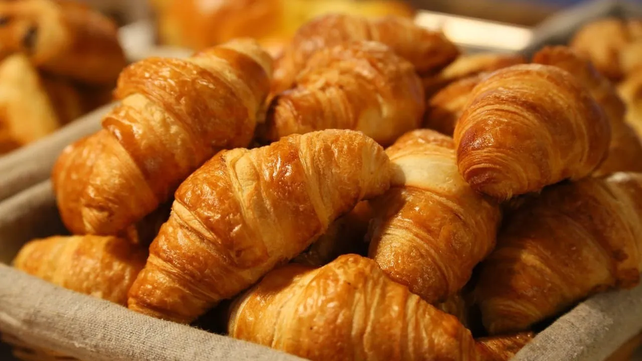 Zdjęcie Jak łatwo zrobić idealne croissanty w domu i uniknąć błędów