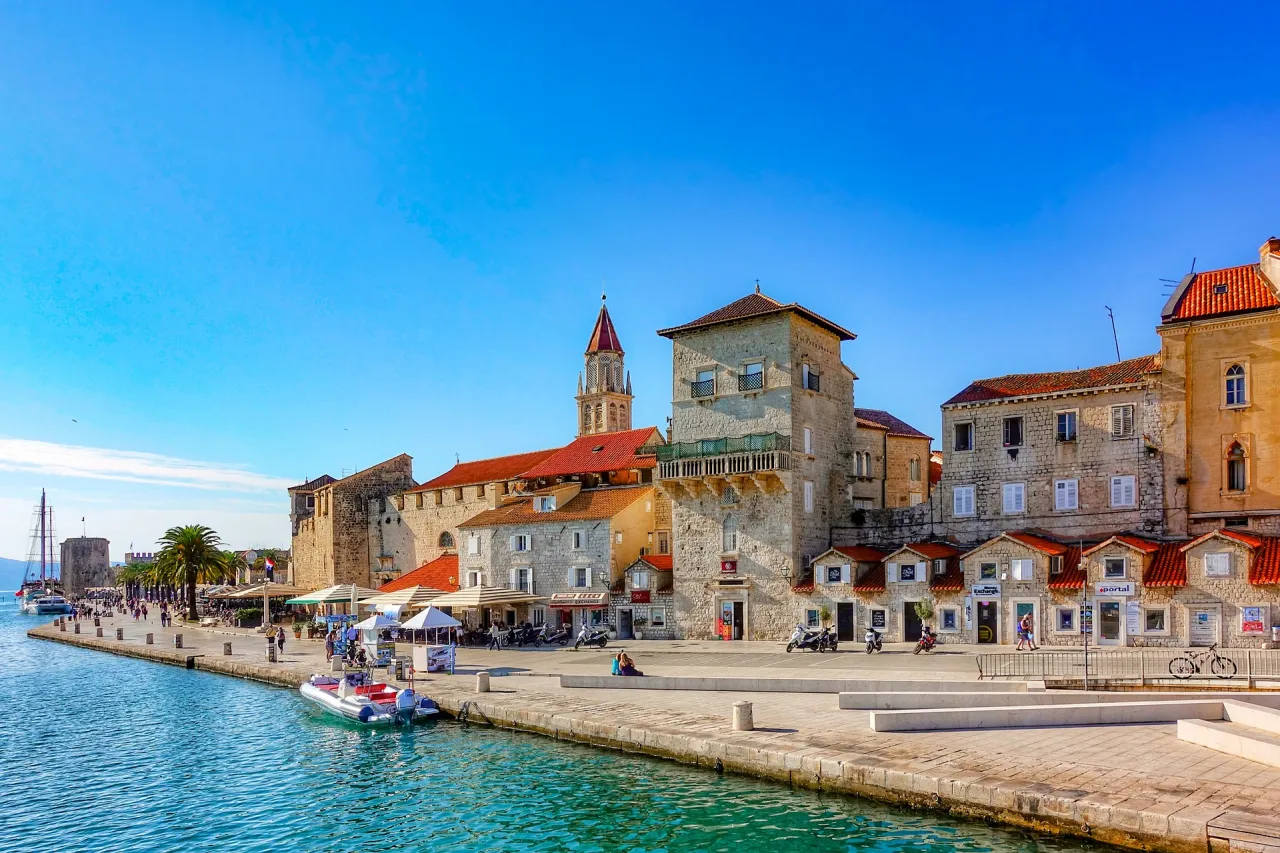Zdjęcie Trogir gdzie zjeść: najlepsze miejsca na smaczne dania w Trogirze