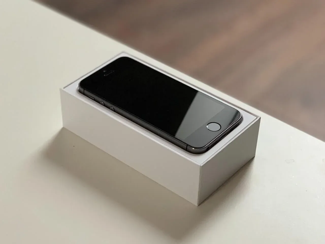 Zdjęcie Jak sprawdzić iPhone po IMEI i uniknąć zakupu kradzionej sztuki