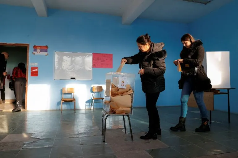 Zdjęcie Serbia: Exit poll - nieprawidłowości przy wyborach.