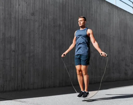 Zdjęcie Jaką skakankę wybrać, aby uniknąć błędów i osiągnąć cele treningowe?