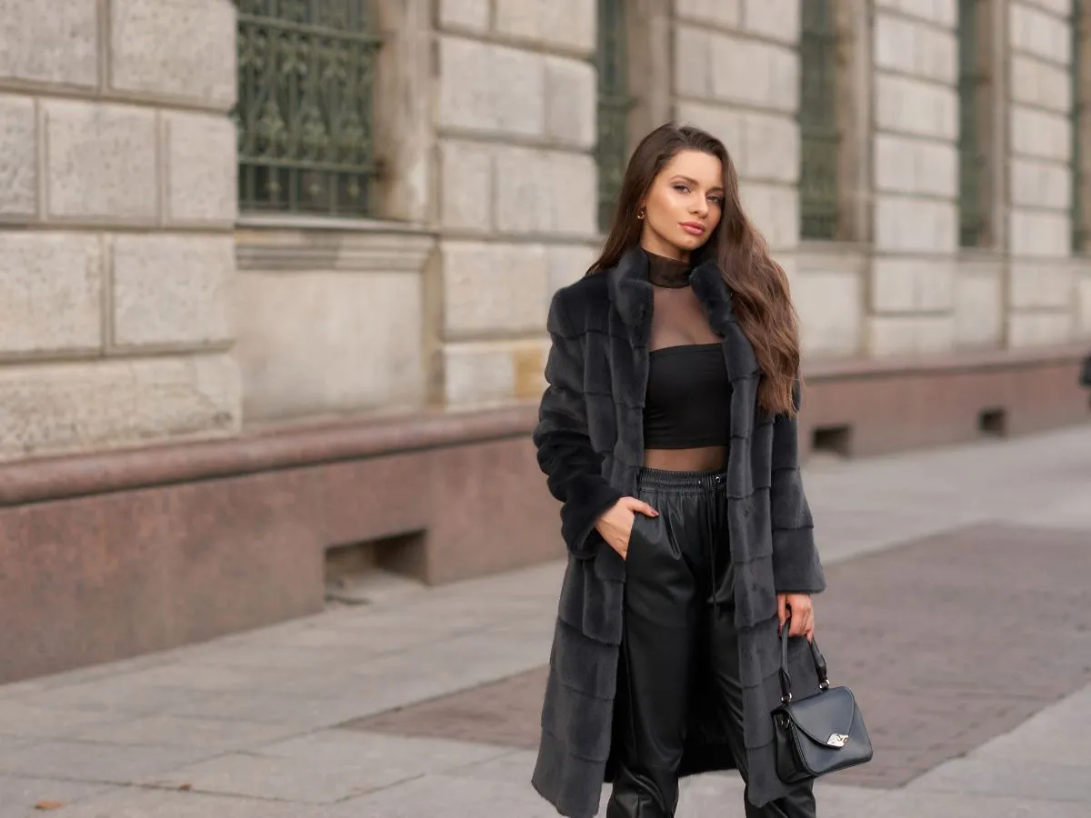 Zdjęcie Joggery damskie w eleganckim wydaniu: jak je stylizować?