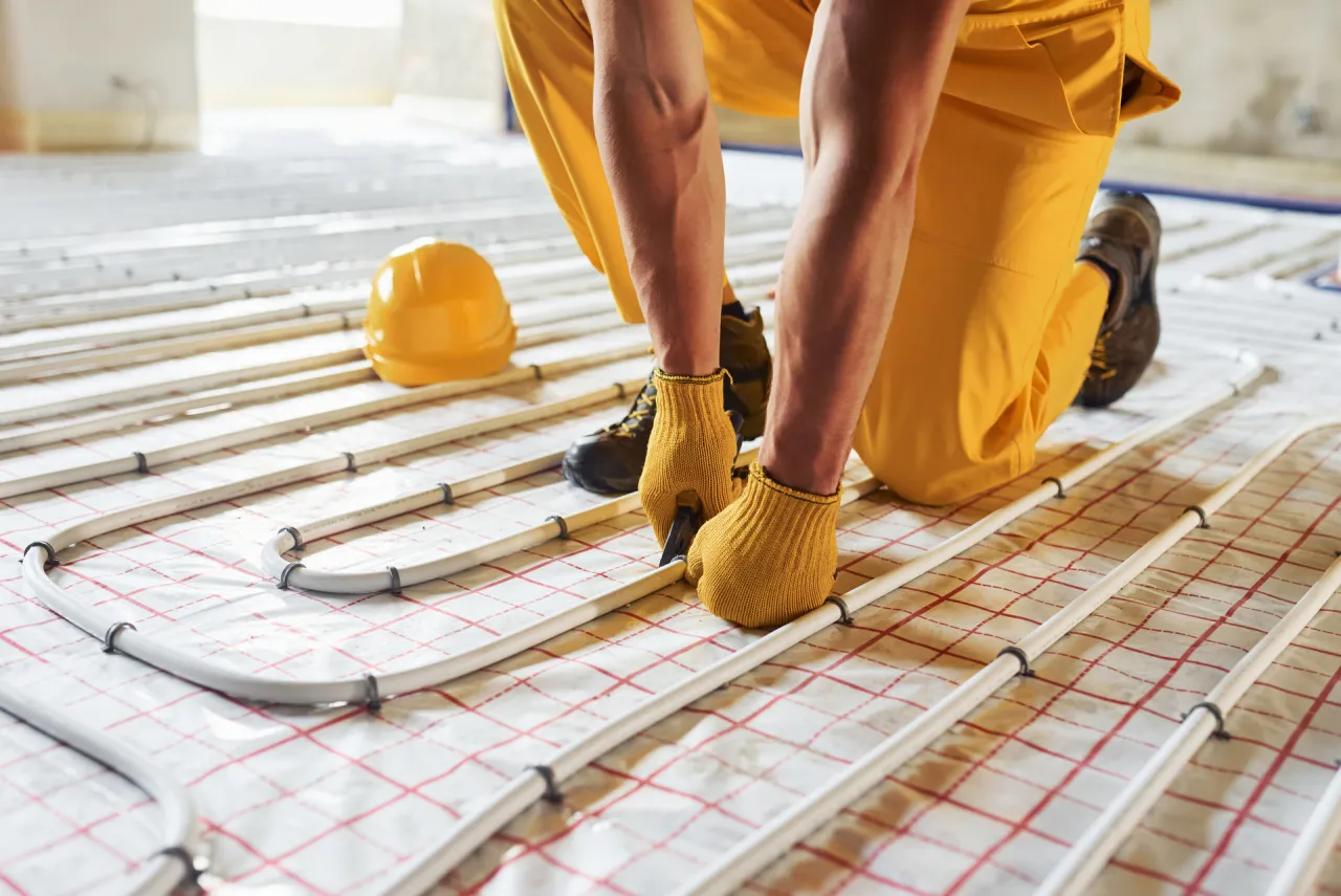 Zdjęcie Ile pętli podłogówki potrzebujesz do salonu 30 m2, aby zaoszczędzić?