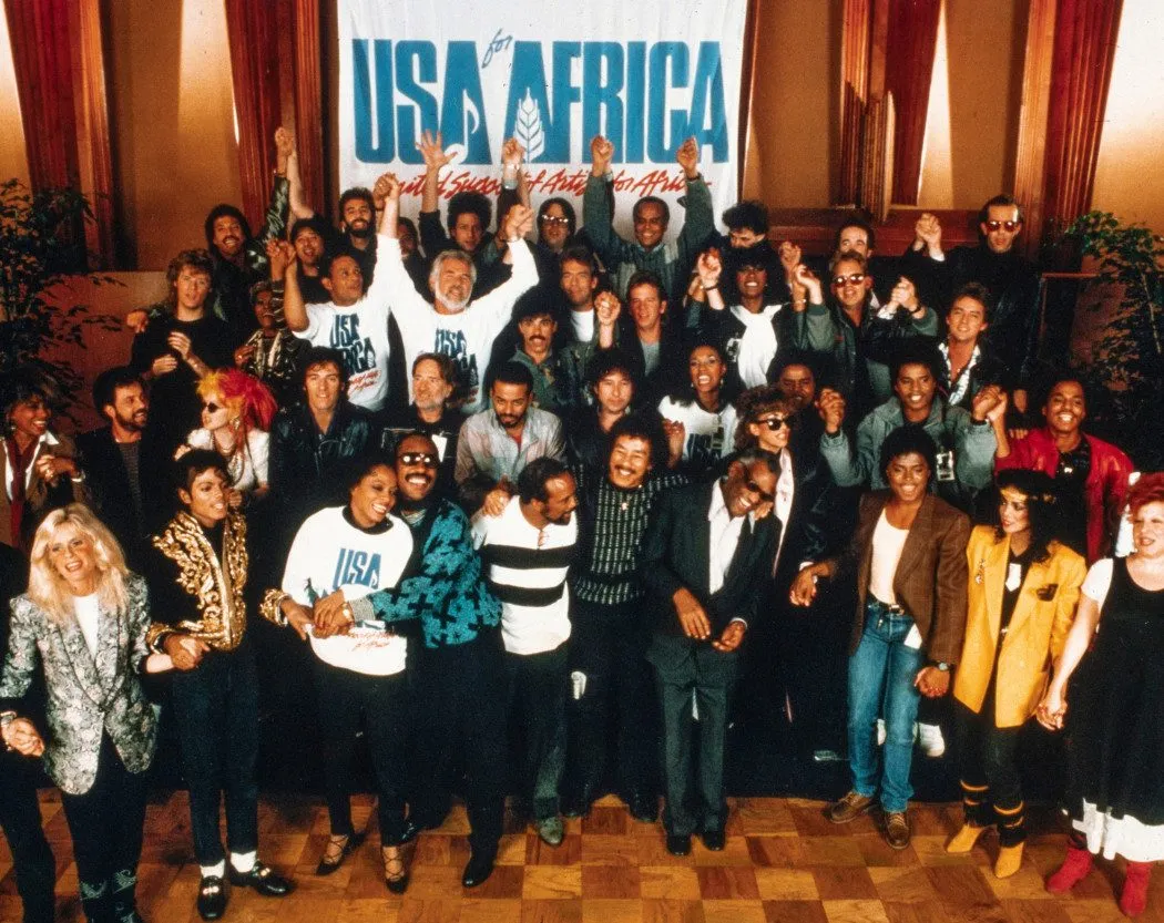 Zdjęcie Poznaj artystów wykonujących piosenkę Hello - historia dwóch wielkich wersji