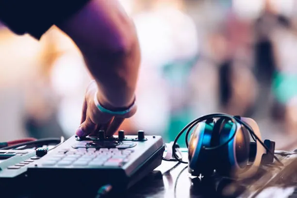 Zdjęcie Najlepsi DJ-e muzyki elektronicznej, którzy zmieniają branżę muzyczną