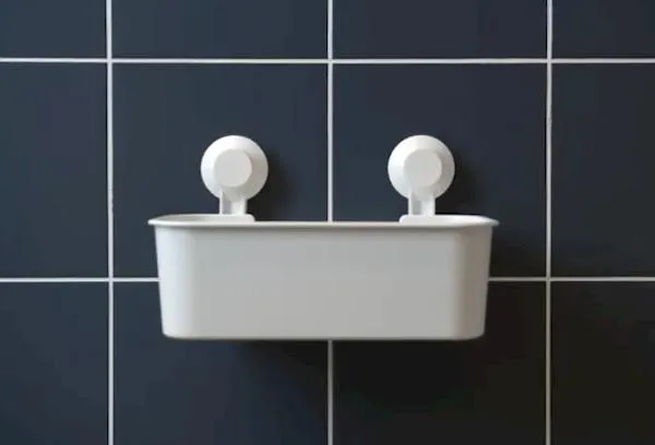 Zdjęcie Jak skutecznie przykleić przyssawkę do glazury i uniknąć problemów