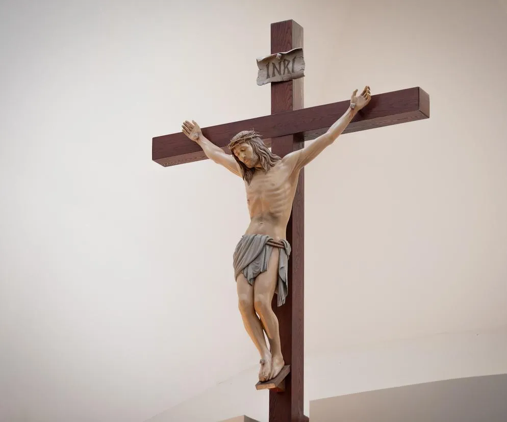 Zdjęcie Czy w Wielki Piątek trzeba iść do kościoła? Zaskakujące fakty o obowiązkach.