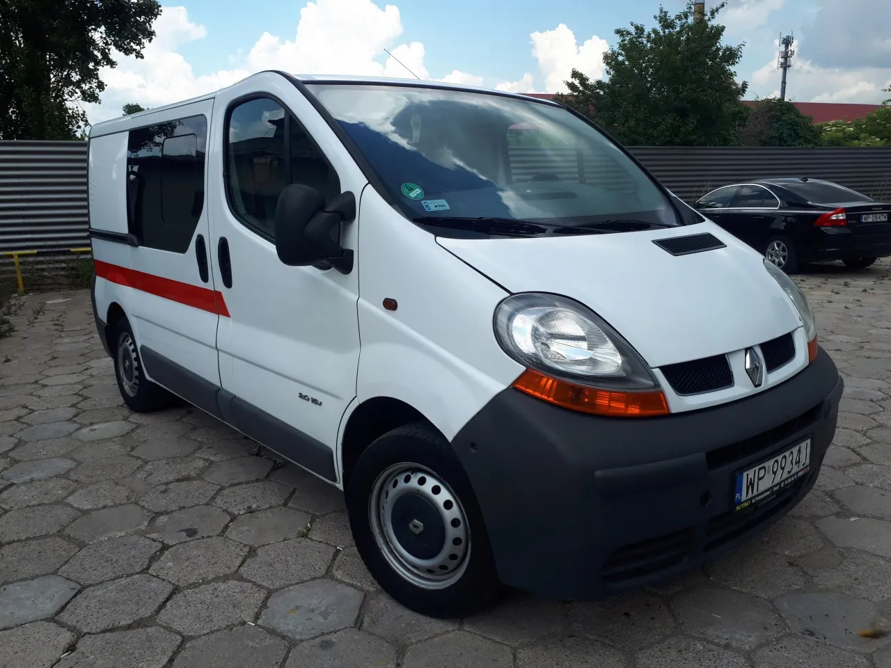 Zdjęcie Jaki bus w benzynie? Odkryj najlepsze modele do przewozu osób