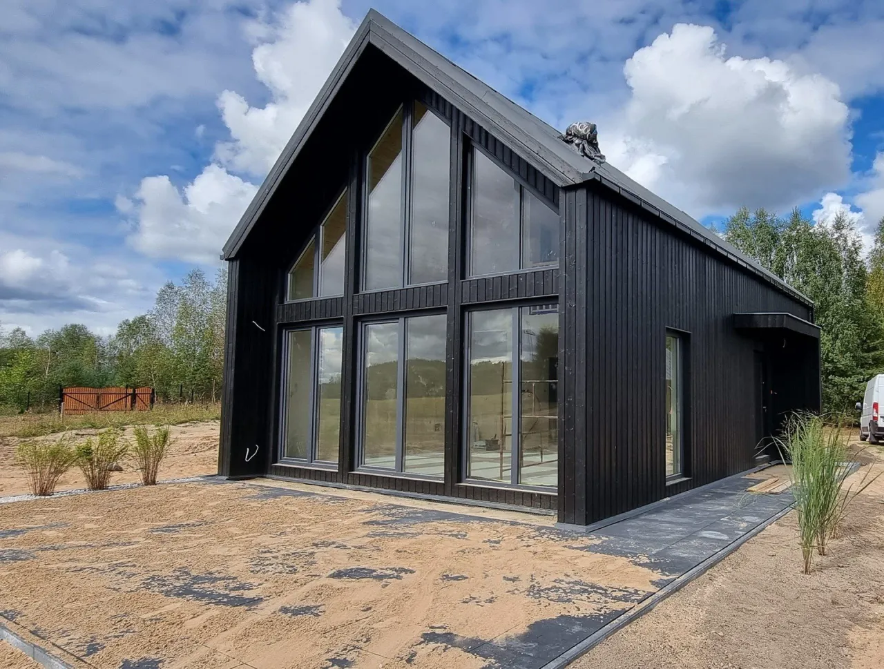 Zdjęcie Dom bez pozwolenia na jakiej działce? Sprawdź kluczowe przepisy i wymagania